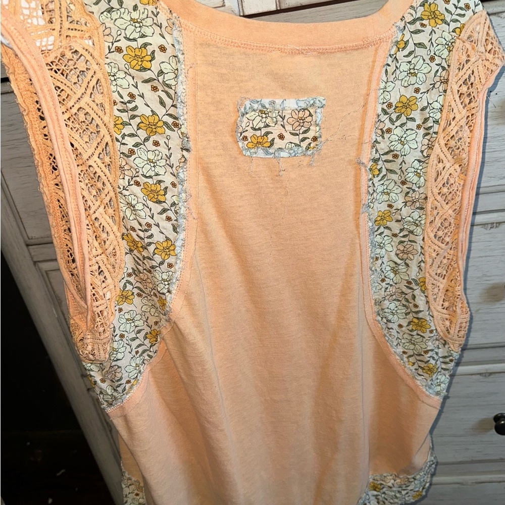 POL Peach Jam Daffodil Pattern Women's Top - Picture 3 of 5